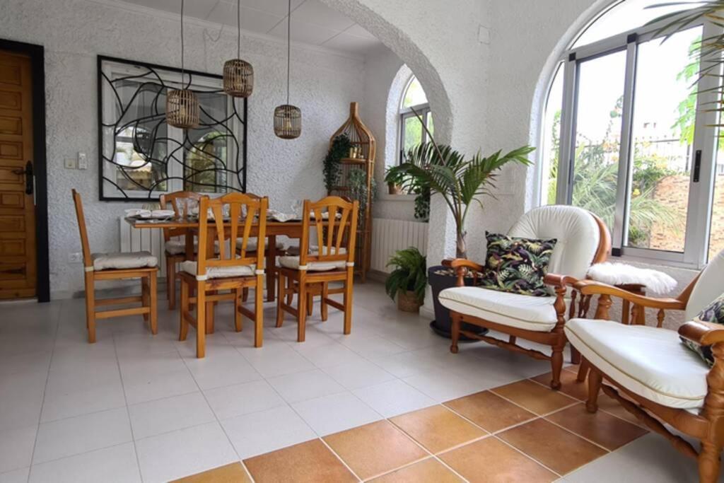 Tropical Paradise Villa In Τορεβιέχα Εξωτερικό φωτογραφία